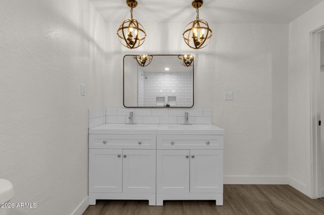 2334 W MORTEN Avenue, Phoenix, AZ 85021