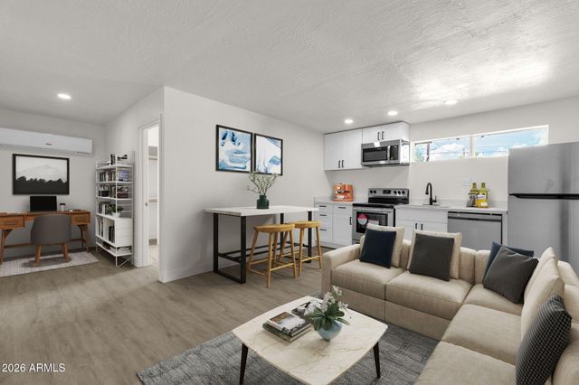 2334 W MORTEN Avenue, Phoenix, AZ 85021