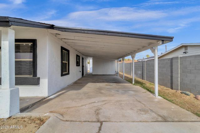 2334 W MORTEN Avenue, Phoenix, AZ 85021