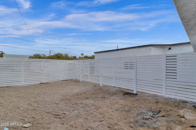 2334 W MORTEN Avenue, Phoenix, AZ 85021