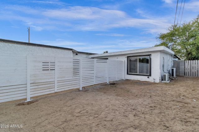 2334 W MORTEN Avenue, Phoenix, AZ 85021