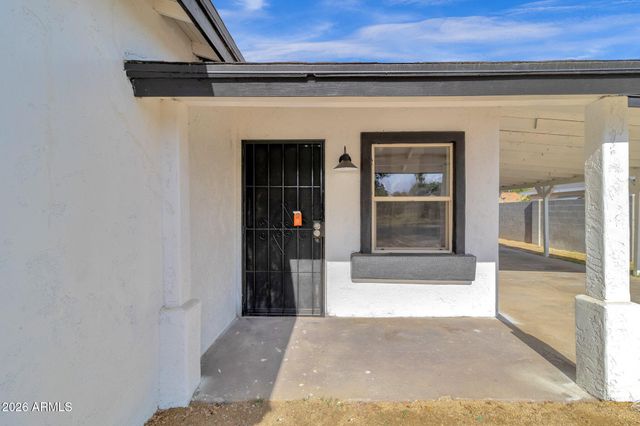 2334 W MORTEN Avenue, Phoenix, AZ 85021