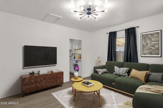 2334 W MORTEN Avenue, Phoenix, AZ 85021