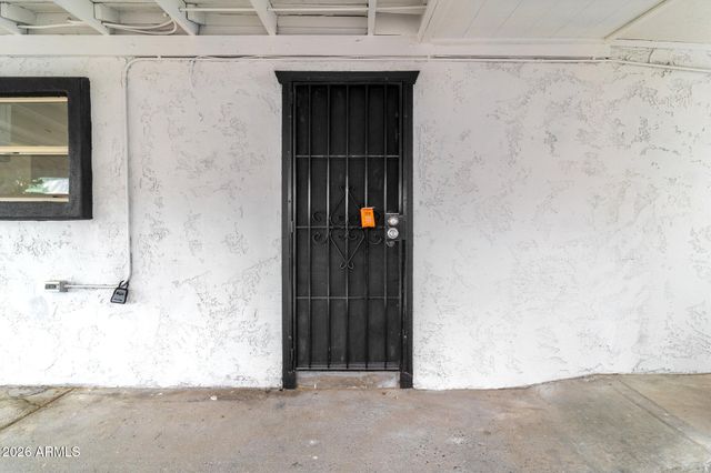 2334 W MORTEN Avenue, Phoenix, AZ 85021