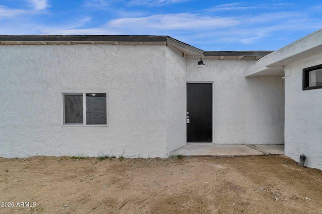 2334 W MORTEN Avenue, Phoenix, AZ 85021