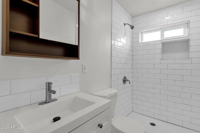 2334 W MORTEN Avenue, Phoenix, AZ 85021