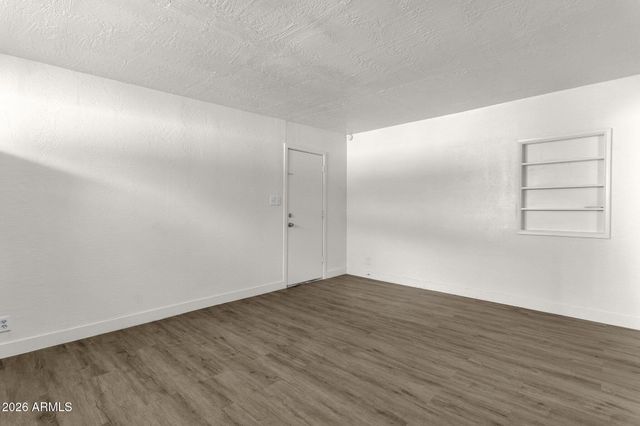 2334 W MORTEN Avenue, Phoenix, AZ 85021