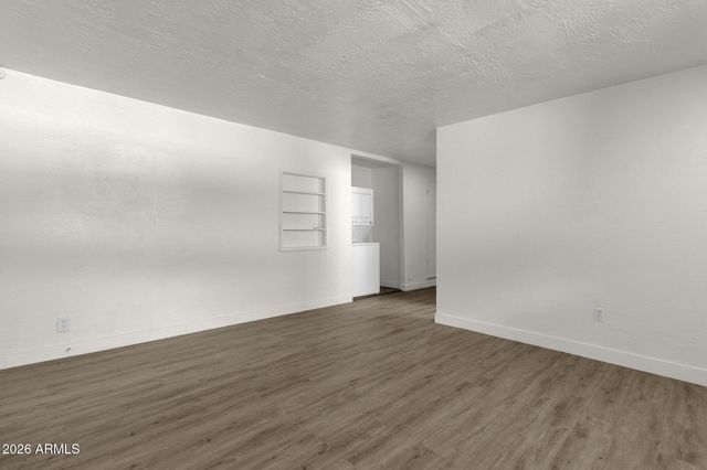 2334 W MORTEN Avenue, Phoenix, AZ 85021