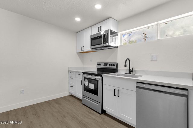 2334 W MORTEN Avenue, Phoenix, AZ 85021