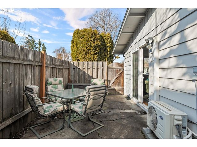 5594 Sw ERICKSON Ave, Beaverton, OR 97005