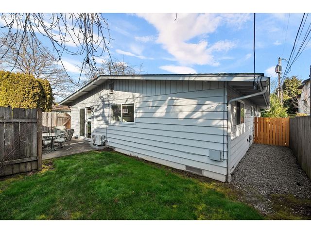 5594 Sw ERICKSON Ave, Beaverton, OR 97005