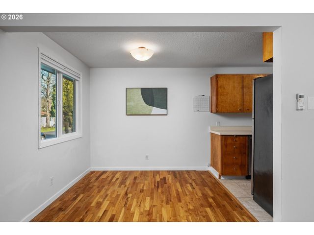 5594 Sw ERICKSON Ave, Beaverton, OR 97005