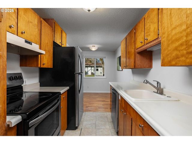 5594 Sw ERICKSON Ave, Beaverton, OR 97005