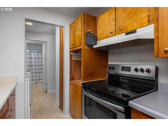 5594 Sw ERICKSON Ave, Beaverton, OR 97005