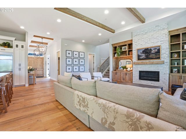 3011 Nw LAKE Rd, Camas, WA 98607