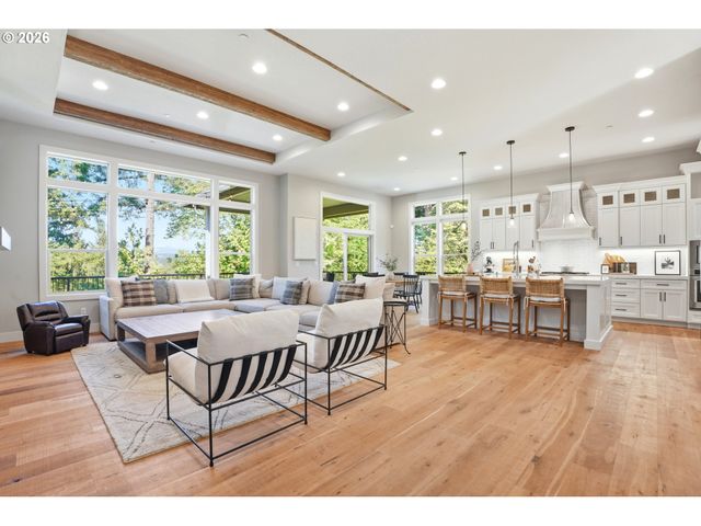 3011 Nw LAKE Rd, Camas, WA 98607