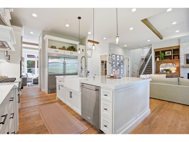 3011 Nw LAKE Rd, Camas, WA 98607