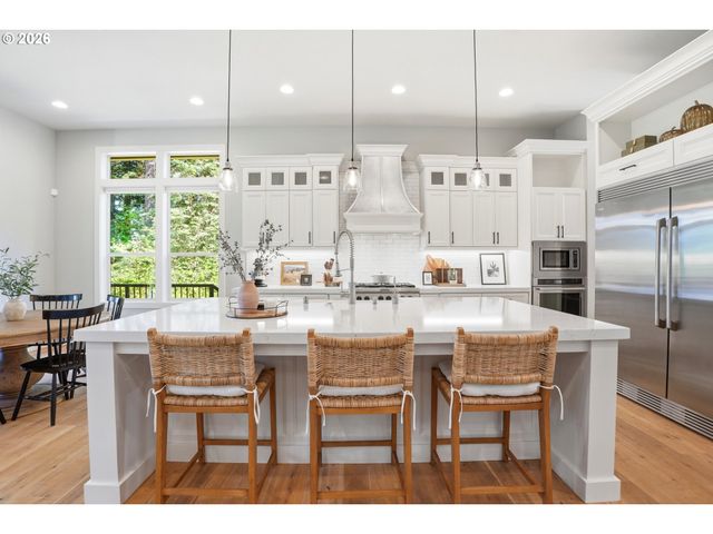 3011 Nw LAKE Rd, Camas, WA 98607