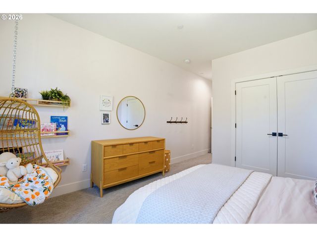 3011 Nw LAKE Rd, Camas, WA 98607