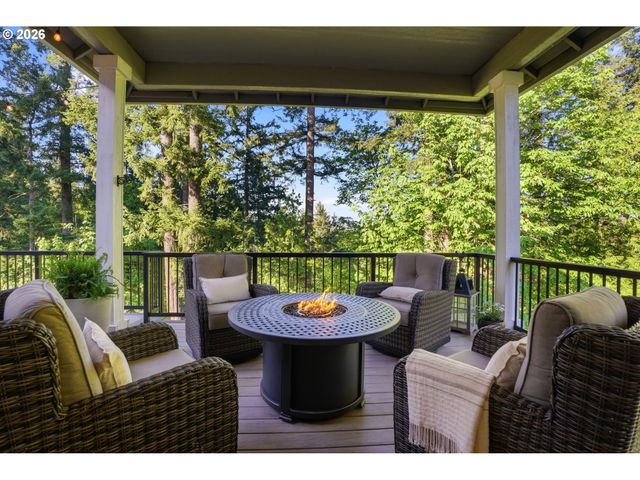 3011 Nw LAKE Rd, Camas, WA 98607
