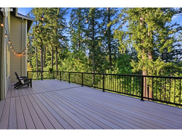 3011 Nw LAKE Rd, Camas, WA 98607