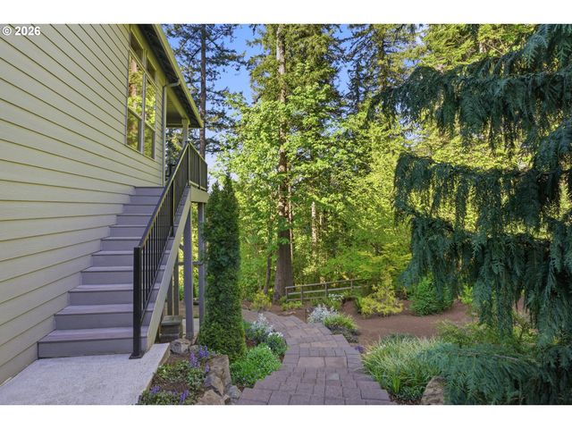 3011 Nw LAKE Rd, Camas, WA 98607
