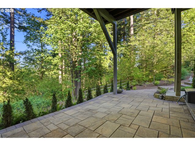 3011 Nw LAKE Rd, Camas, WA 98607