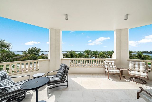 3000 S Ocean Boulevard 402, Palm Beach, FL 33480