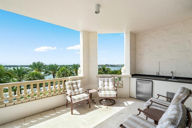 3000 S Ocean Boulevard 402, Palm Beach, FL 33480