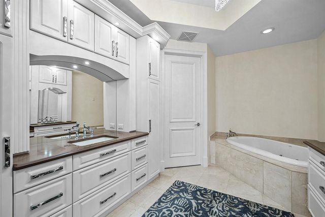 3000 S Ocean Boulevard 402, Palm Beach, FL 33480