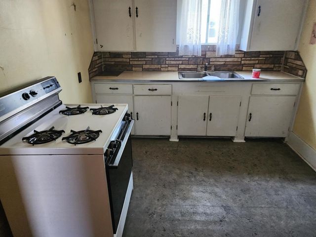 931 S Nelson Avenue, Kankakee, IL 60901