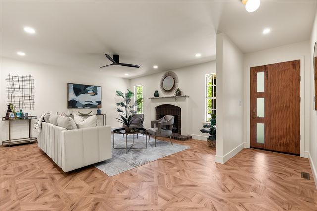 9766 Buckskin Circle, Rogers, AR 72758