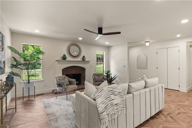 9766 Buckskin Circle, Rogers, AR 72758