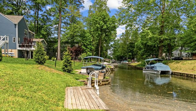 102 CONFEDERATE CIR, Locust Grove, VA 22508