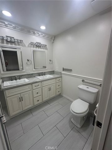 3241 Santa Ana, Huntington Park, CA 90255