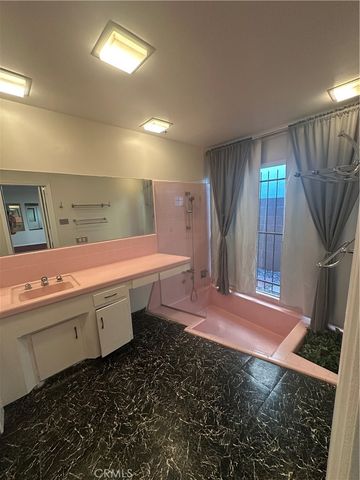 3241 Santa Ana, Huntington Park, CA 90255