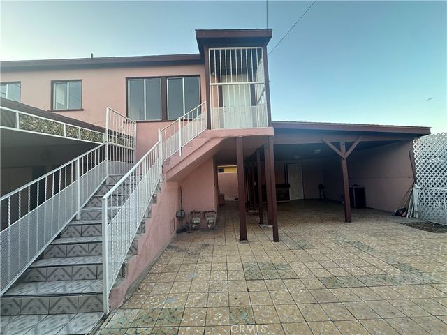 3241 Santa Ana, Huntington Park, CA 90255