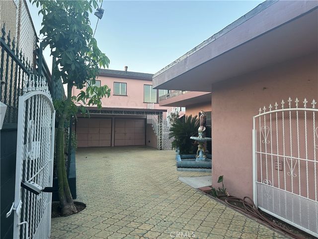 3241 Santa Ana, Huntington Park, CA 90255