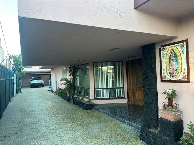 3241 Santa Ana, Huntington Park, CA 90255