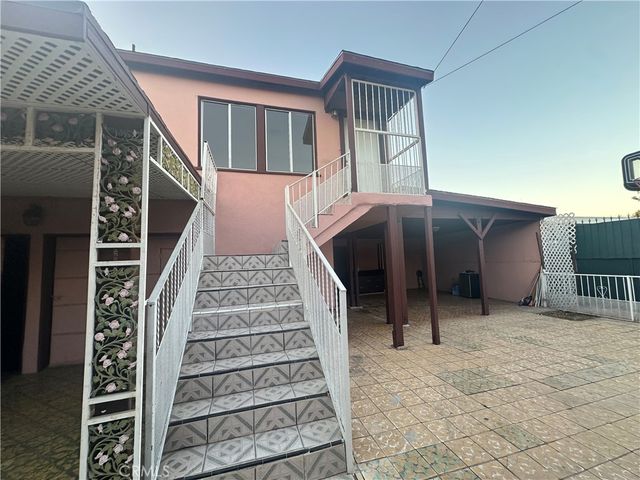 3241 Santa Ana, Huntington Park, CA 90255
