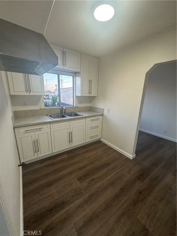 3241 Santa Ana, Huntington Park, CA 90255