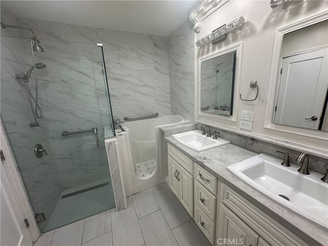 3241 Santa Ana, Huntington Park, CA 90255