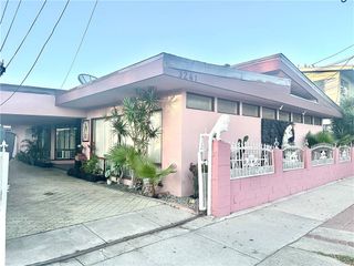 3241 Santa Ana, Huntington Park, CA 90255