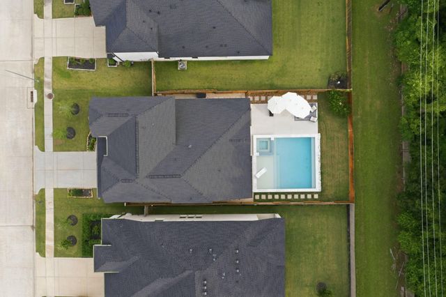 25007 Flint Lake Drive, Tomball, TX 77375