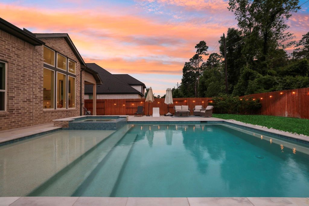 25007 Flint Lake Drive, Tomball, TX 77375