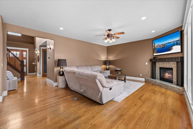 637 Oak Wood, Eagle Point, OR 97524