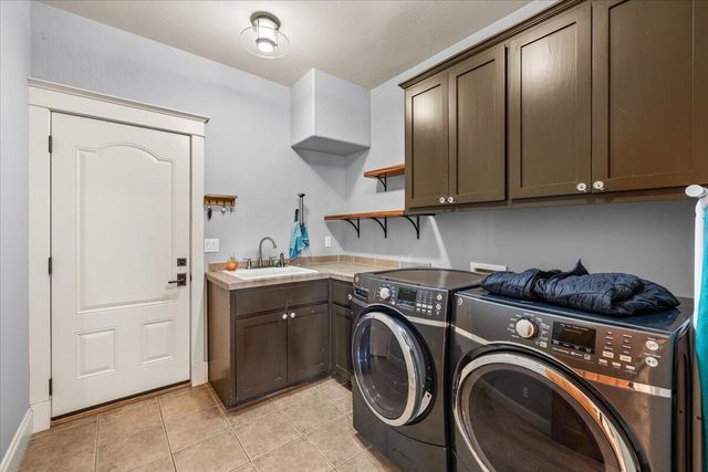 637 Oak Wood, Eagle Point, OR 97524