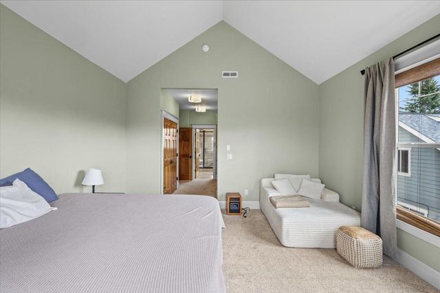 637 Oak Wood, Eagle Point, OR 97524