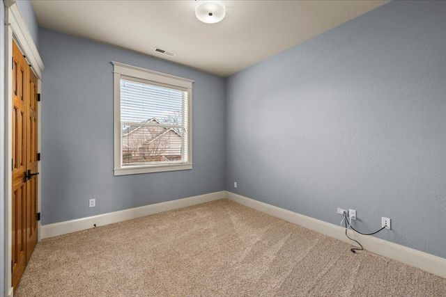 637 Oak Wood, Eagle Point, OR 97524