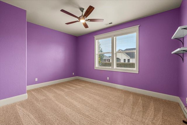 637 Oak Wood, Eagle Point, OR 97524